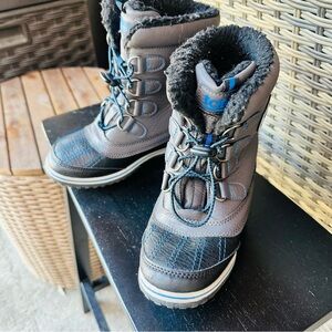 totes Kids Gray and Blue Insulated Rain & Snow Boots